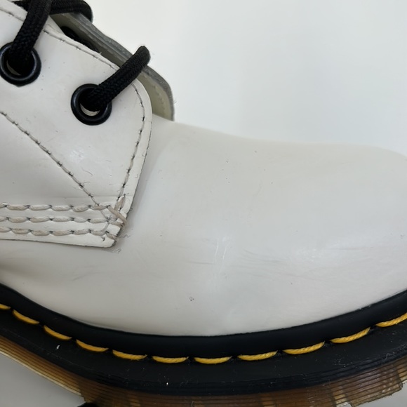 Dr. Martens 1460 Women’s Smooth Boots in White, size 8L - Picture 6 of 9